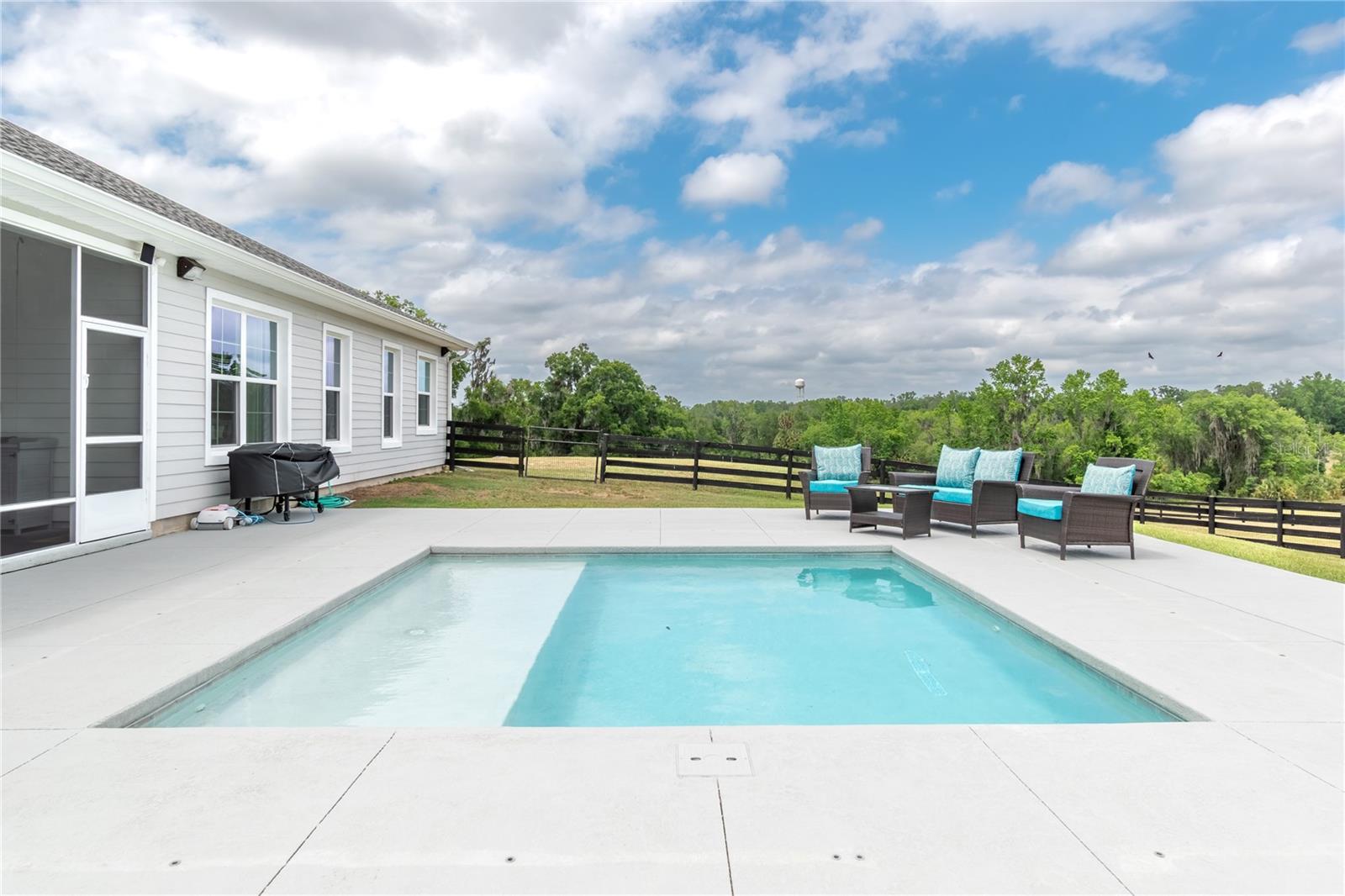 EQUESTRIAN SPGS - Residential