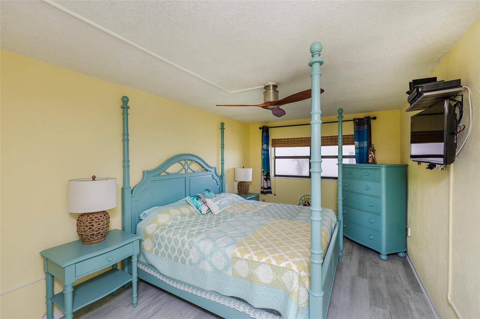 ZODIAC CONDO - Residential