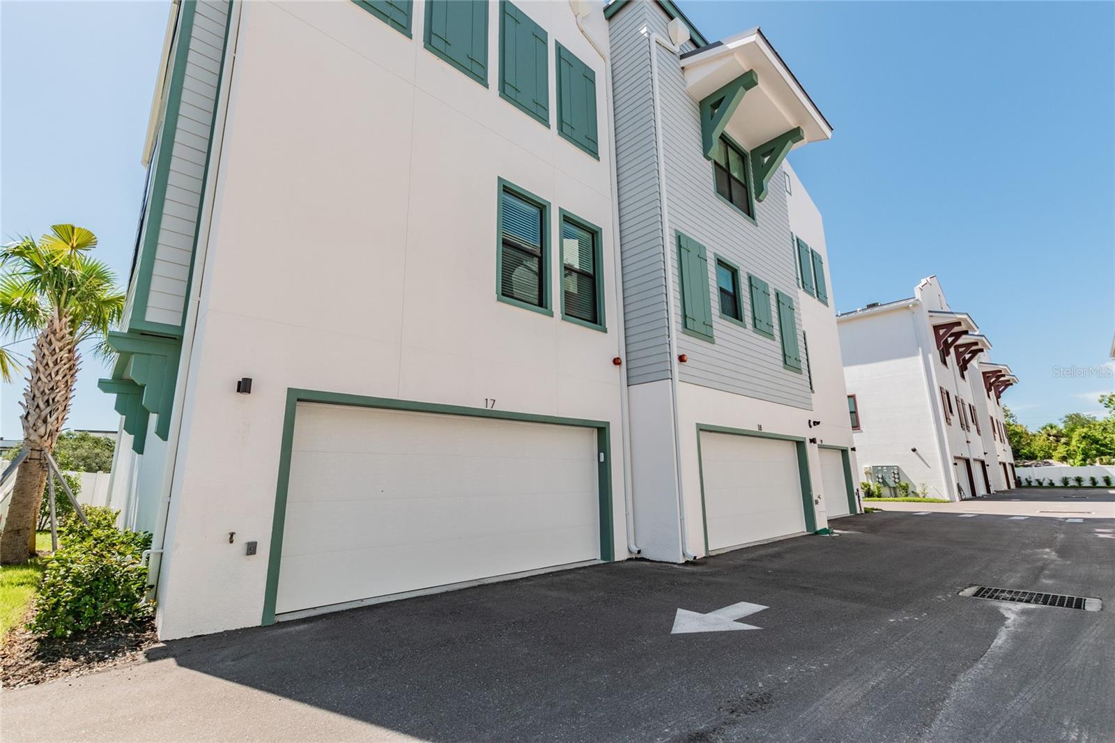 HIGHLAND TWNHMS - Residential Lease