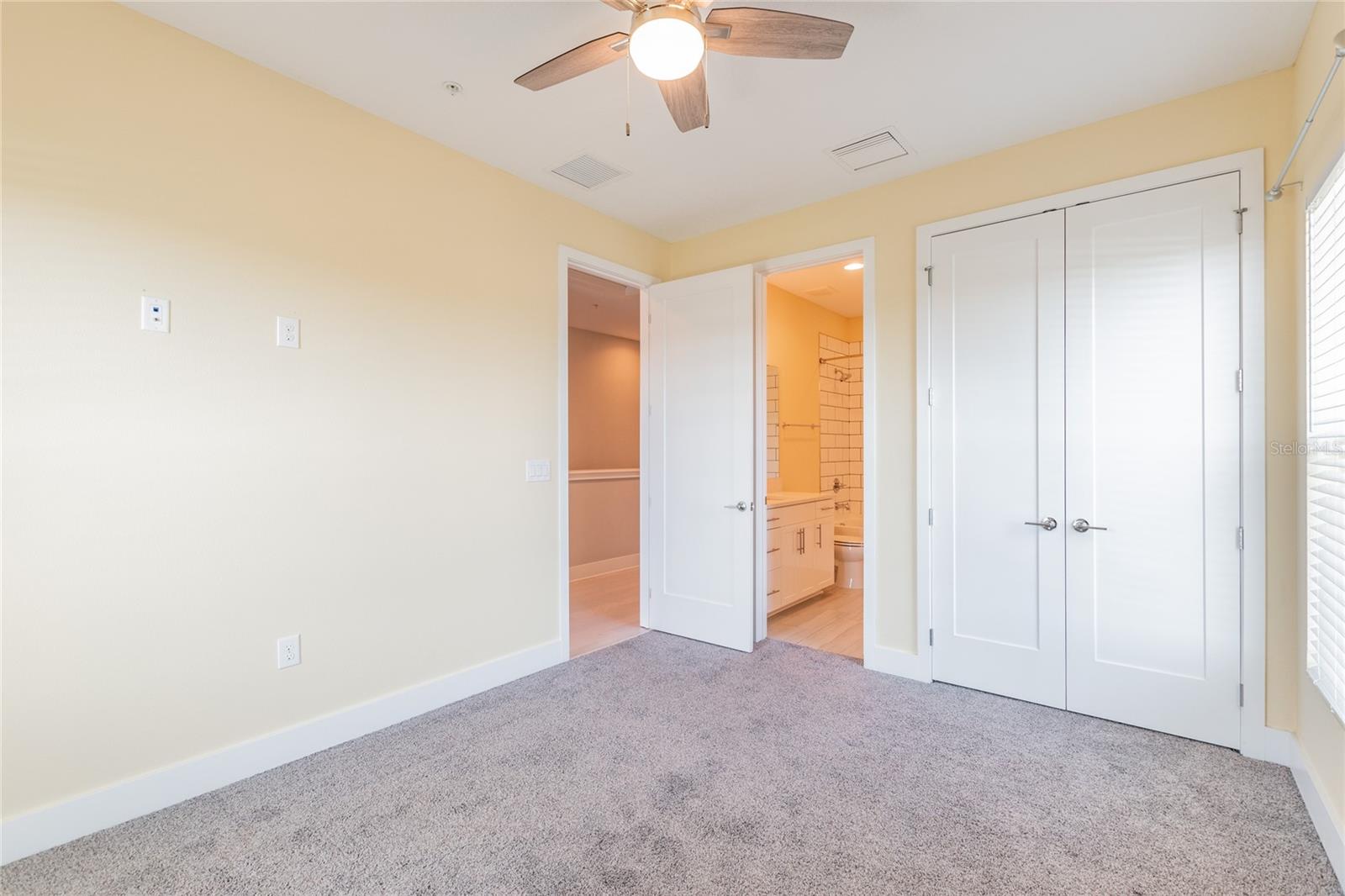 HIGHLAND TWNHMS - Residential Lease