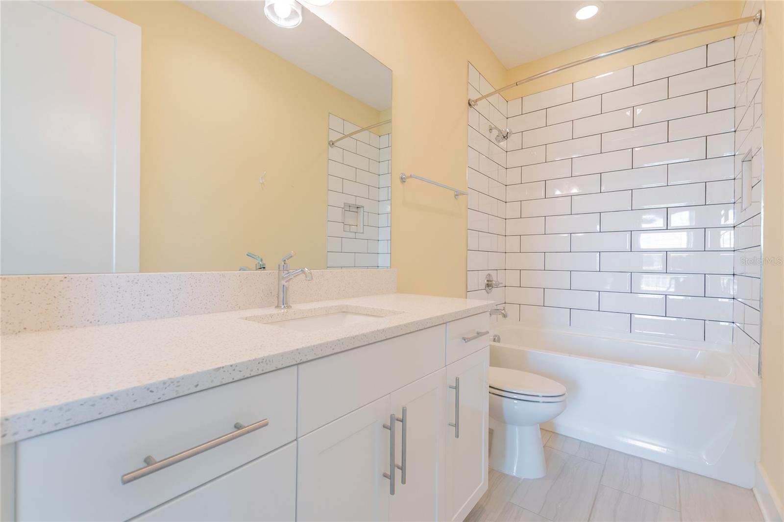 HIGHLAND TWNHMS - Residential Lease