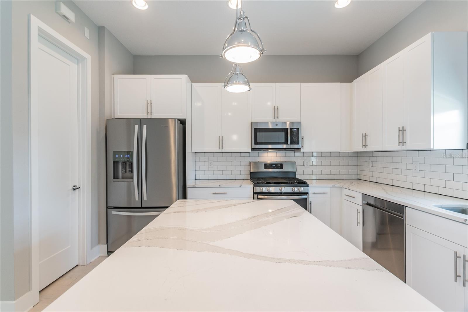 HIGHLAND TWNHMS - Residential Lease