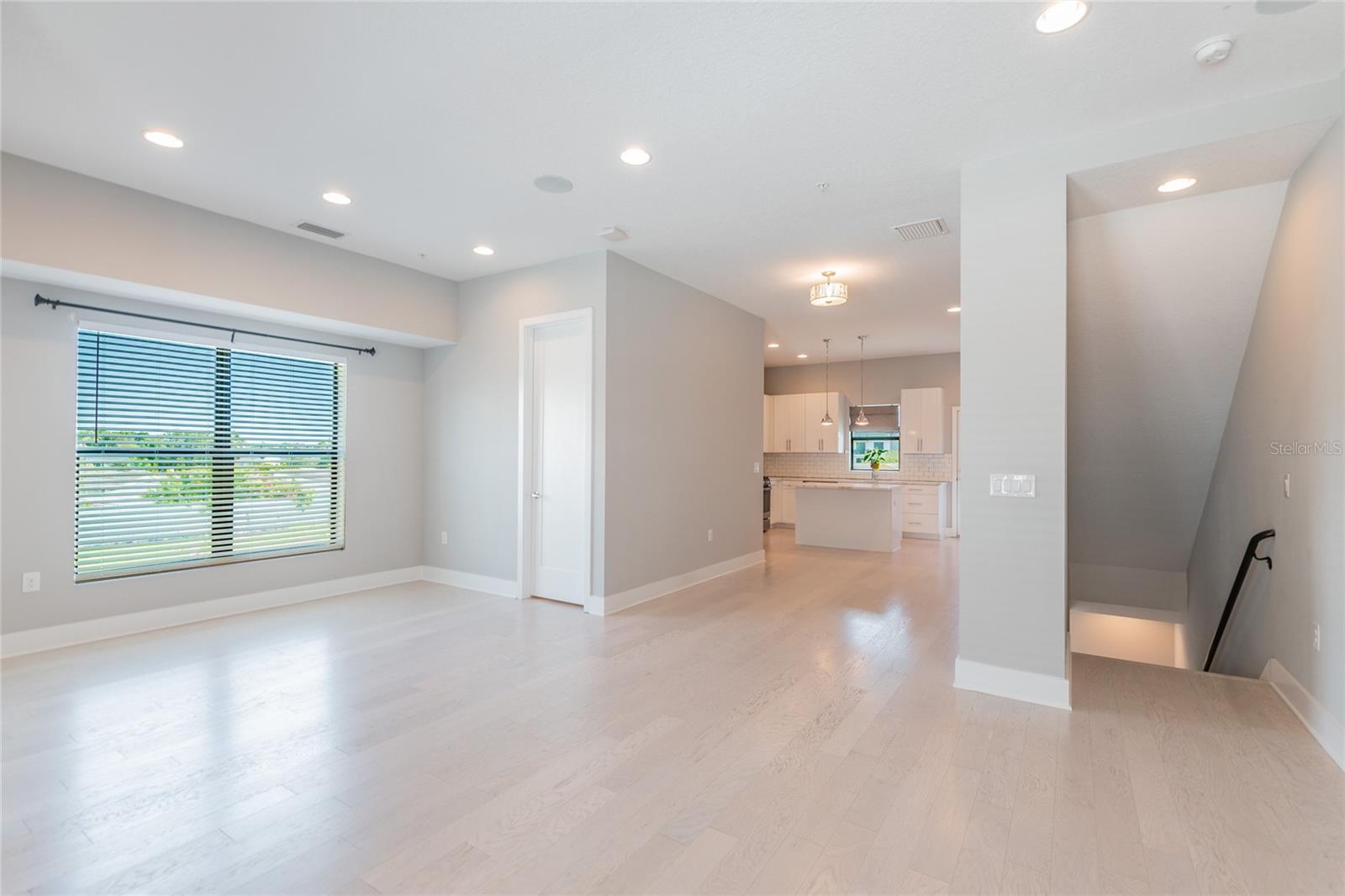 HIGHLAND TWNHMS - Residential Lease