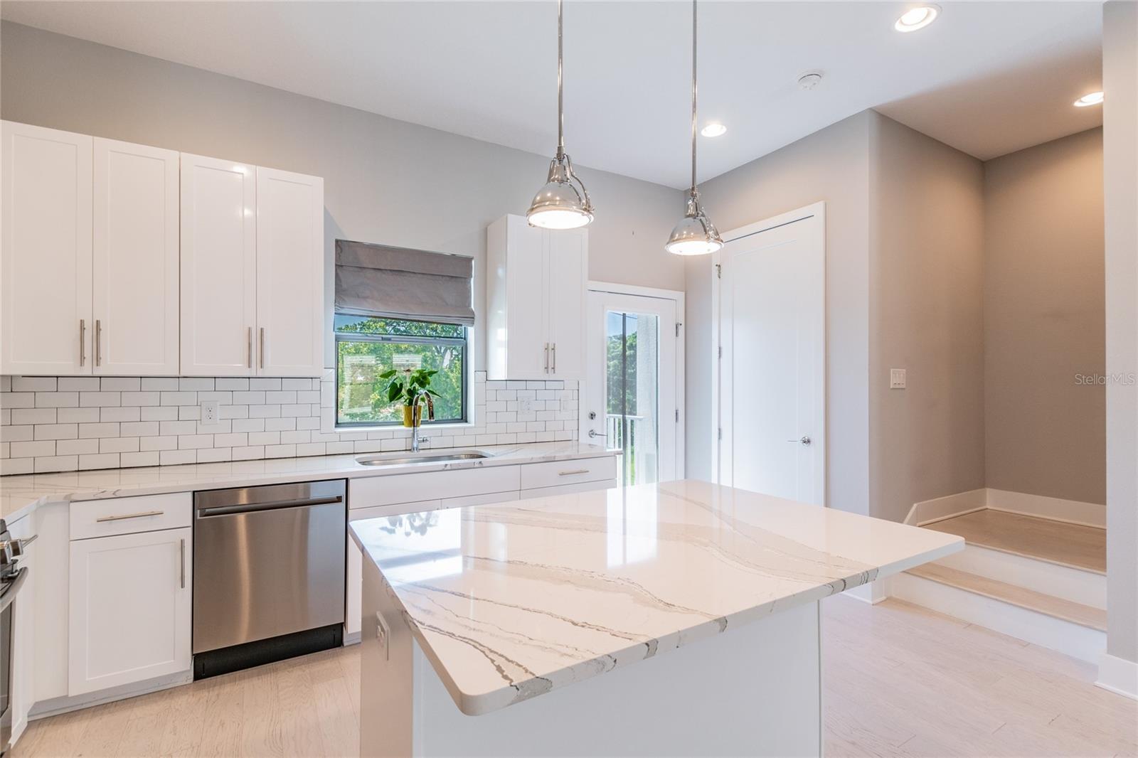 HIGHLAND TWNHMS - Residential Lease