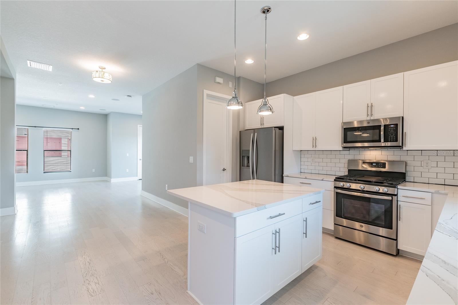 HIGHLAND TWNHMS - Residential Lease