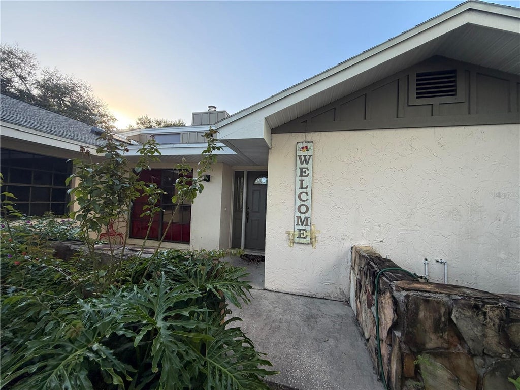Photo of 4404 S Laurel Pointe Drive, Lakeland, FL 33813 (MLS # S5160097)