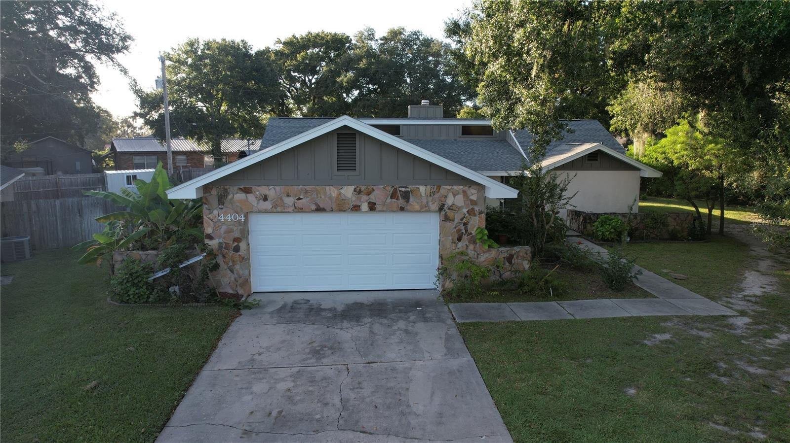 4404 S LAUREL POINTE DRIVE