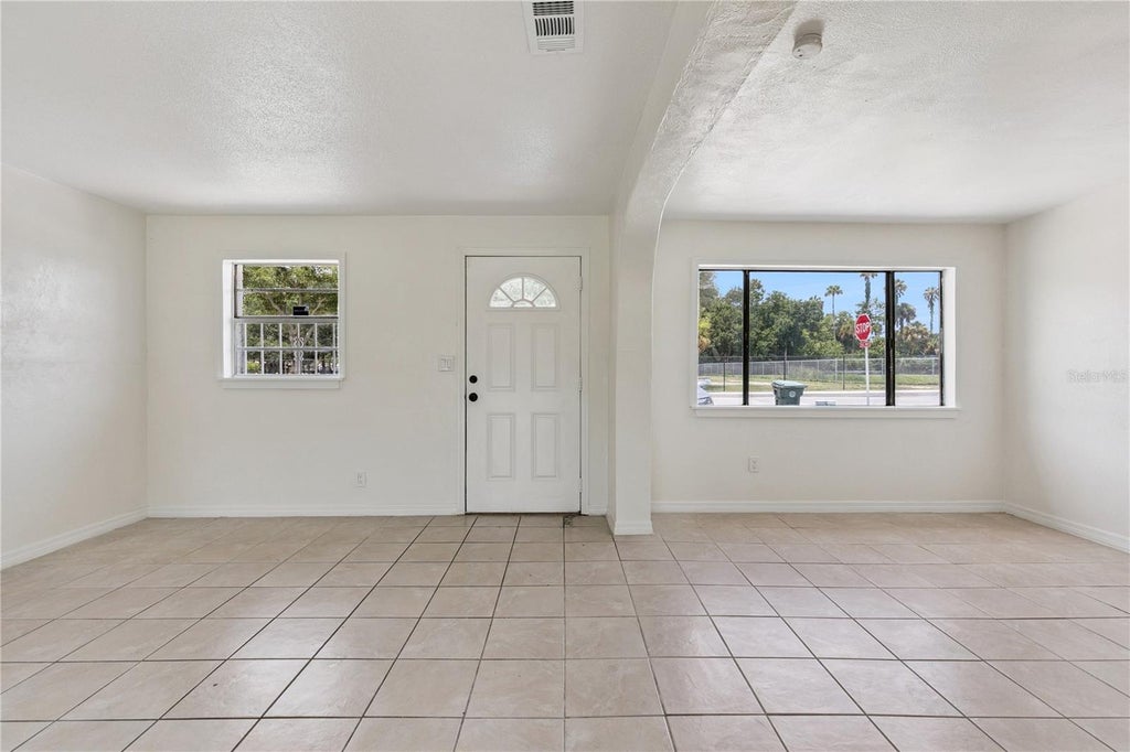 Photo of 875 Loomis Avenue, Daytona Beach, FL 32114 (MLS # O6437932)