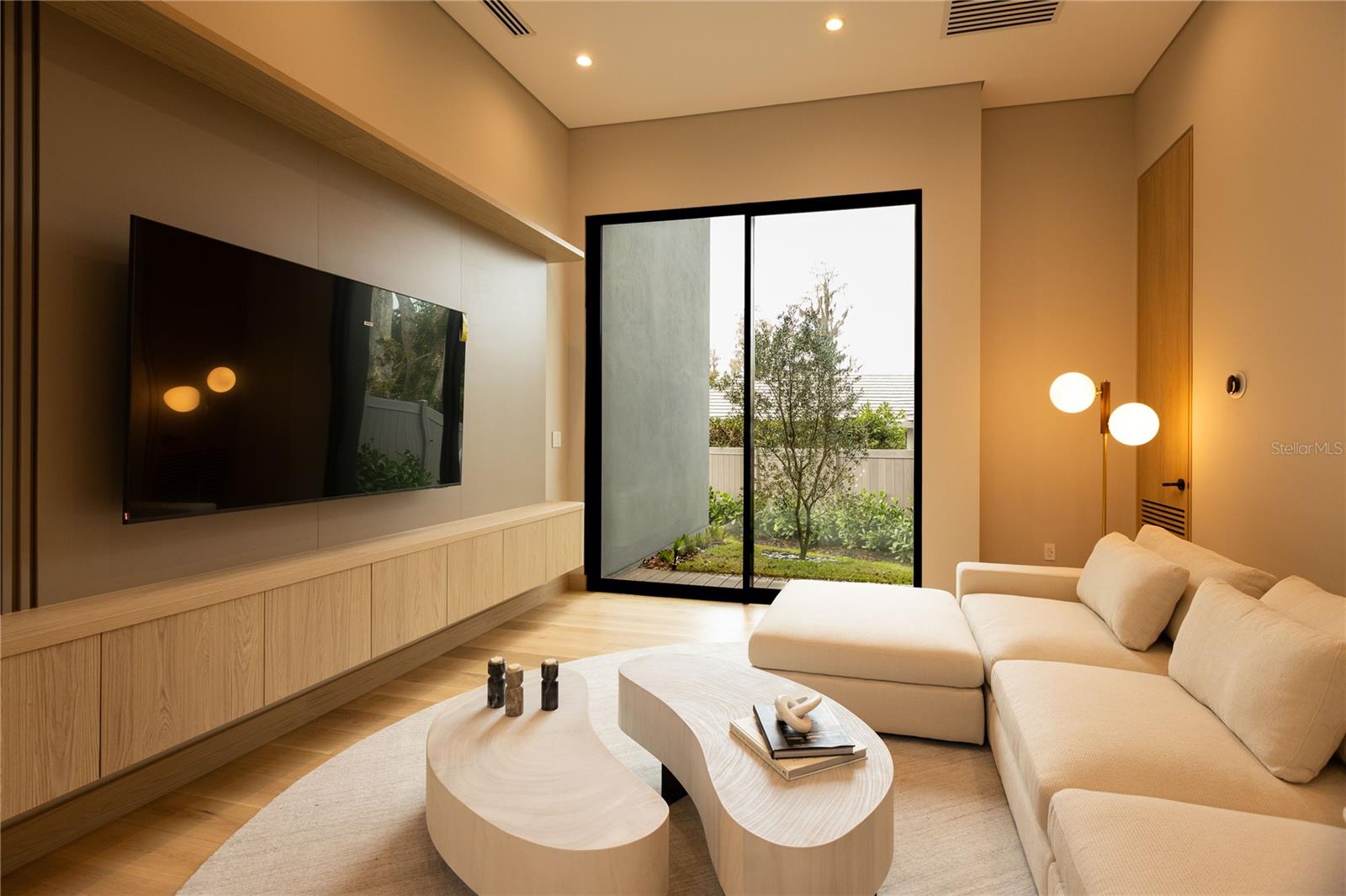BAY HILL SEC 04 - Residential