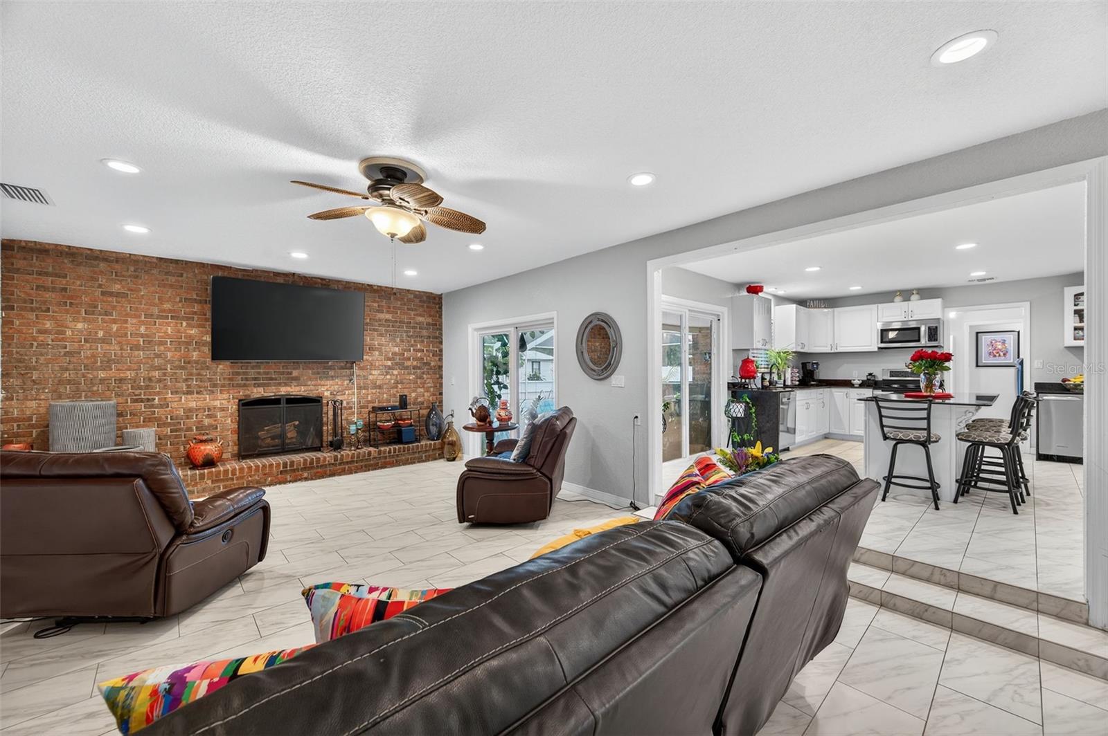 OAKVIEW ESTATES UN #3 - Residential