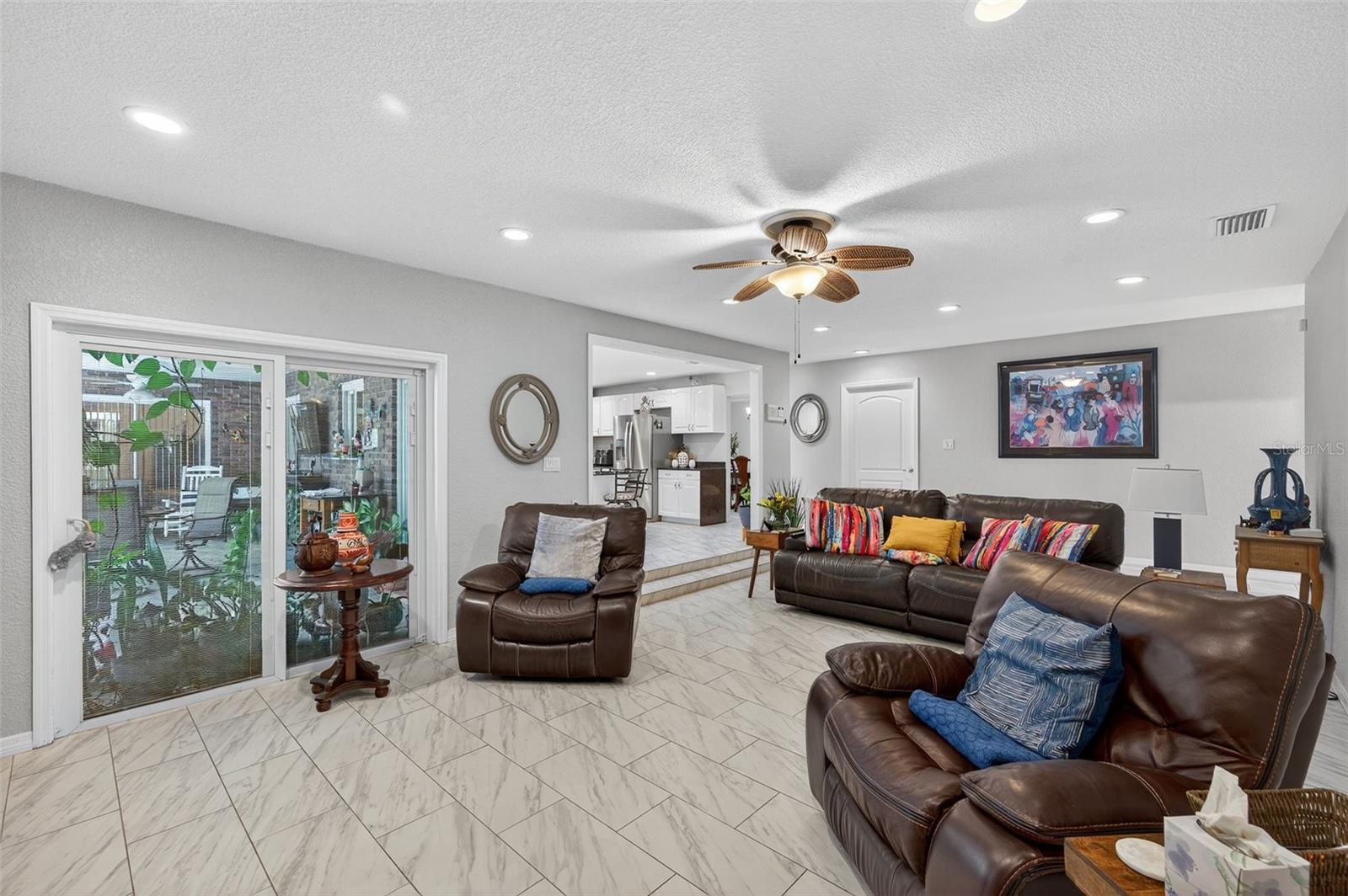 OAKVIEW ESTATES UN #3 - Residential