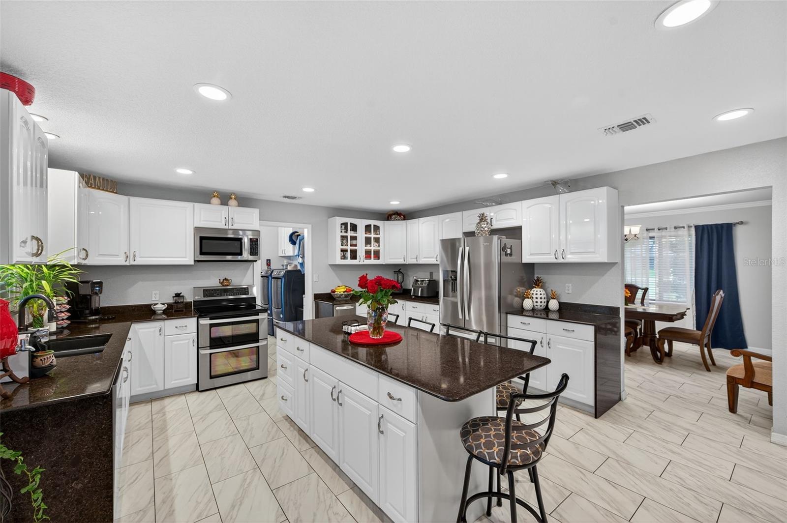 OAKVIEW ESTATES UN #3 - Residential