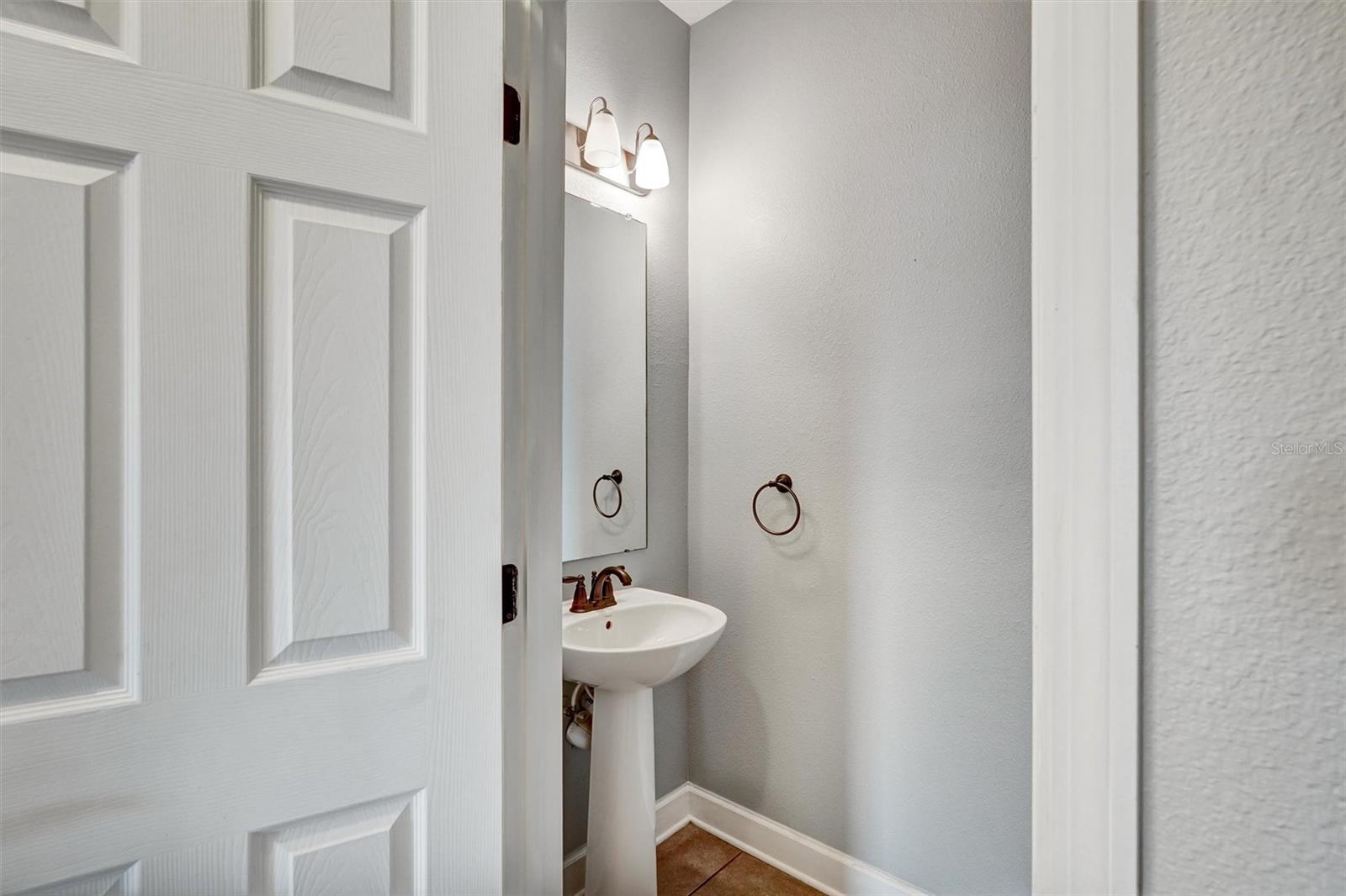 ARBOR RESERVE - Residential Lease