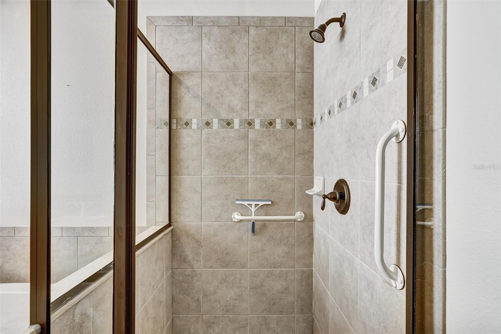 ARBOR RESERVE - Residential Lease