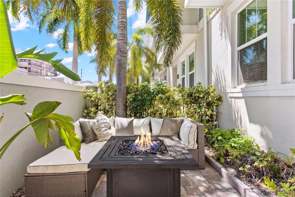 Photo of 268 8th Street N, St Petersburg, FL 33701 (MLS # TB8544833)