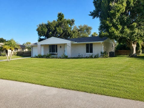 Photo of 20191 Gladstone Avenue, Port Charlotte, FL 33952 (MLS # C7530359)