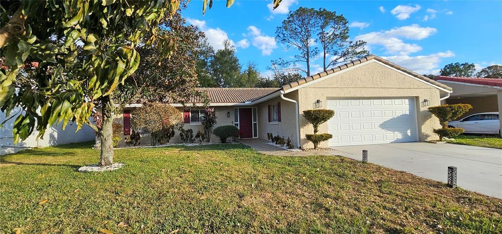 Photo of 10123 Fairtree Lane, Orlando, FL 32821 (MLS # S5143386)