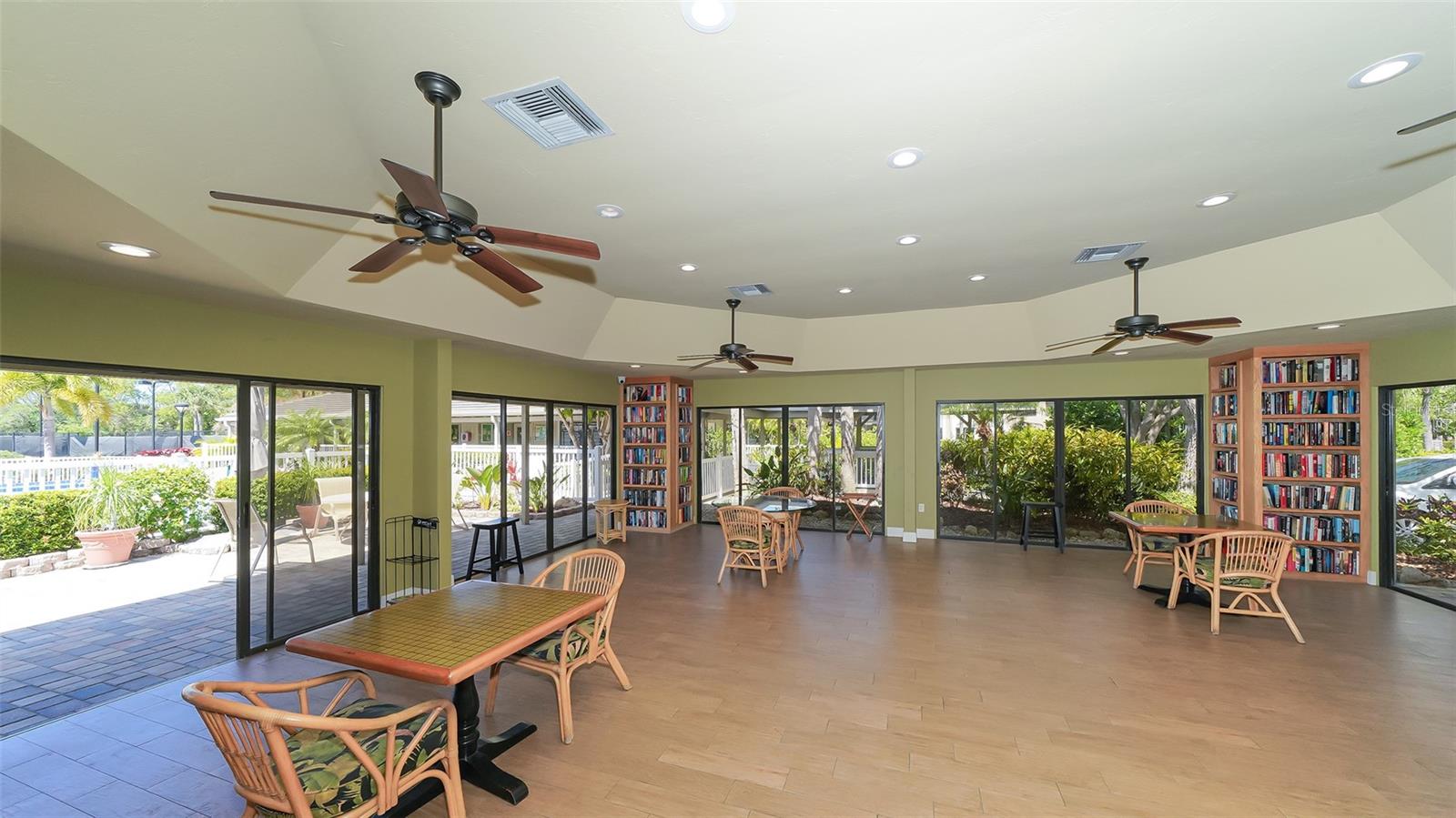 LANDINGS SOUTH V - Residential