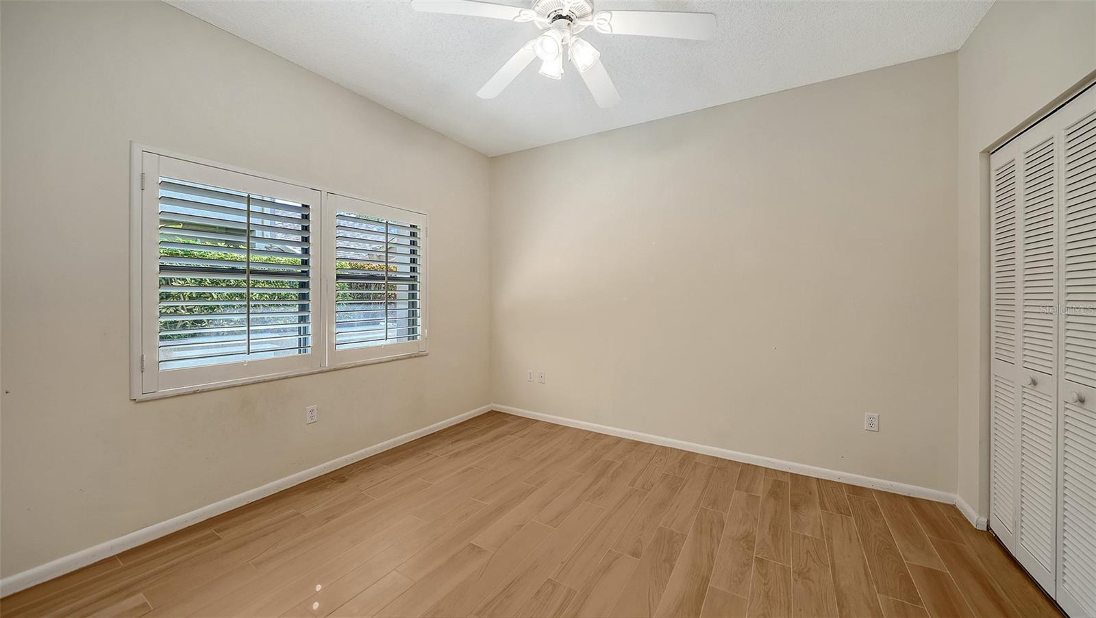 LANDINGS SOUTH V - Residential