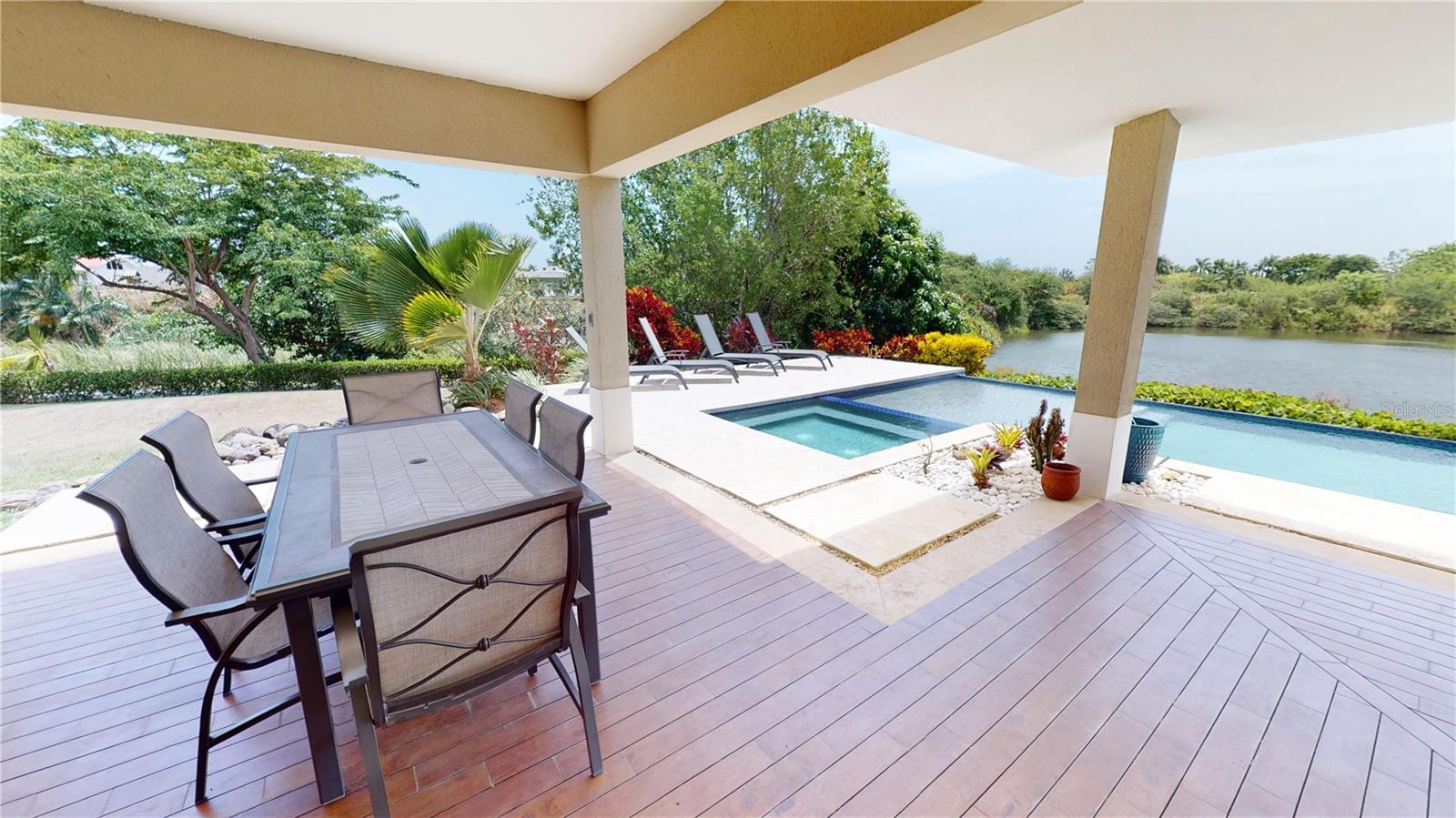 SABANERA DE DORADO - Residential