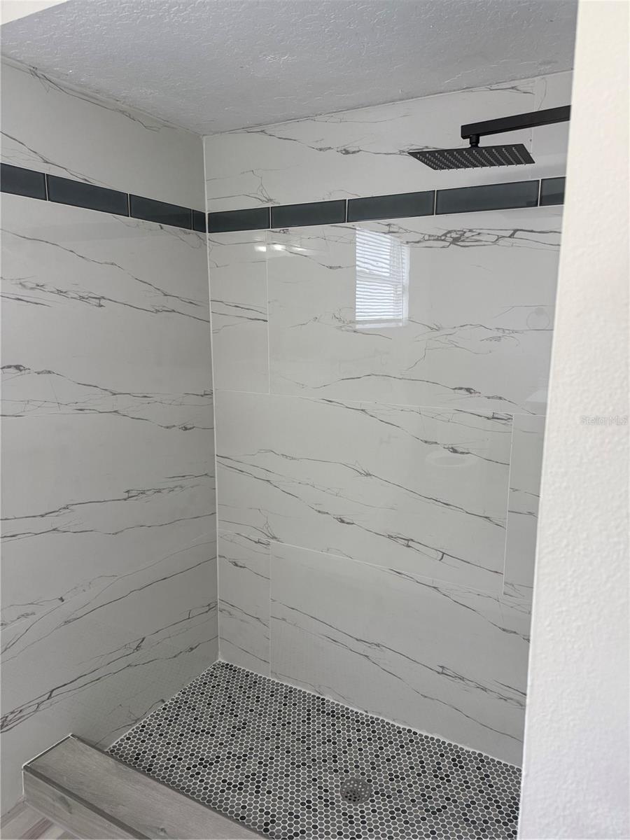 RIVERSIDE ESTATE - Residential