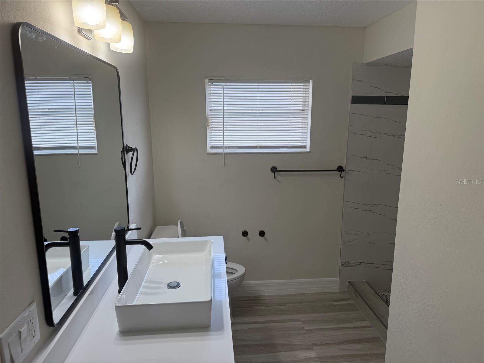 RIVERSIDE ESTATE - Residential