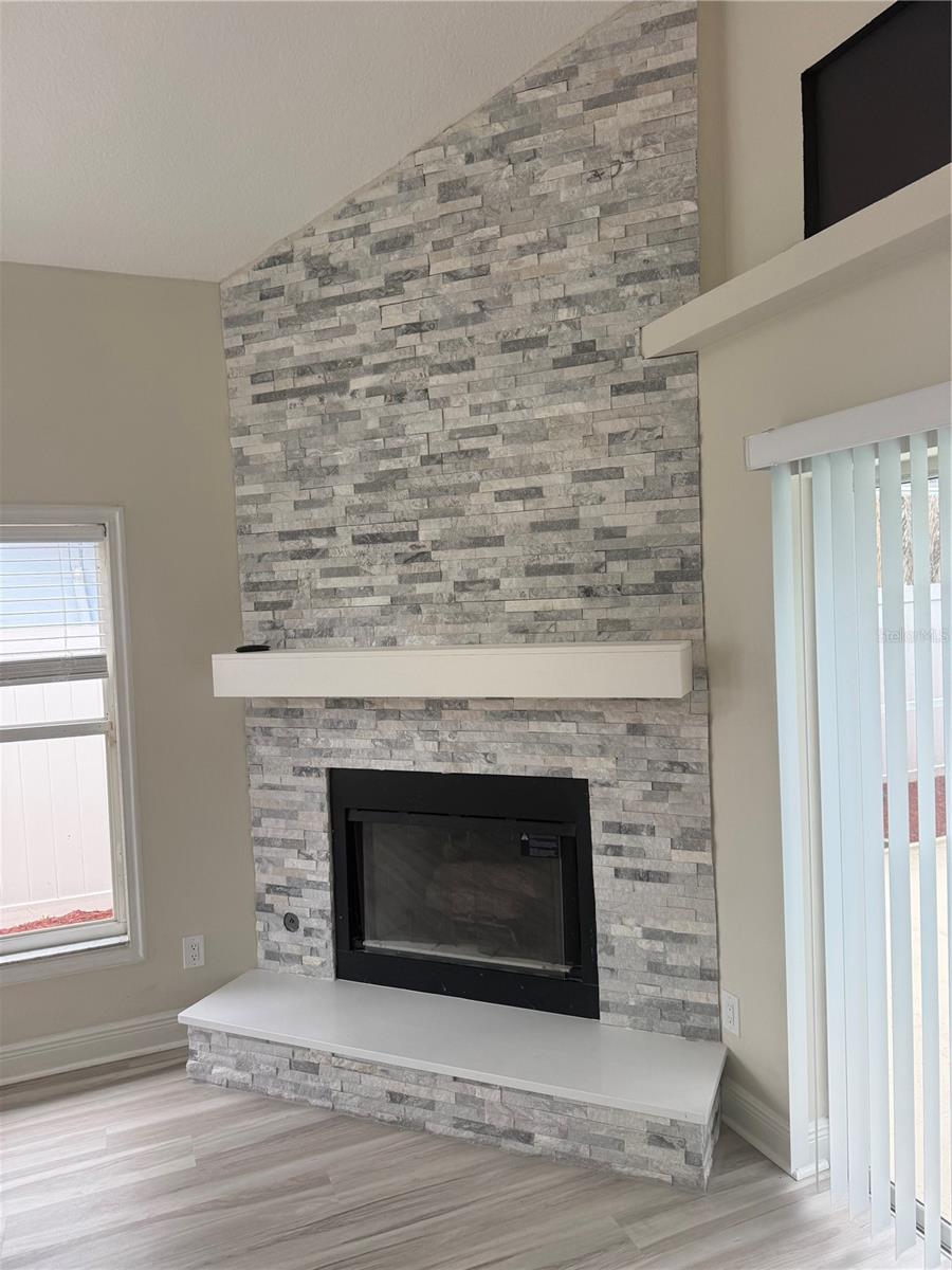 RIVERSIDE ESTATE - Residential