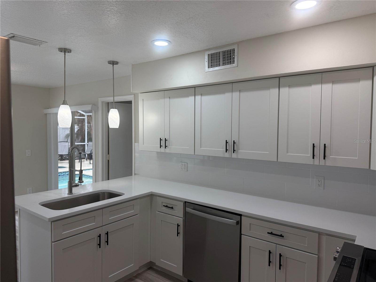 RIVERSIDE ESTATE - Residential