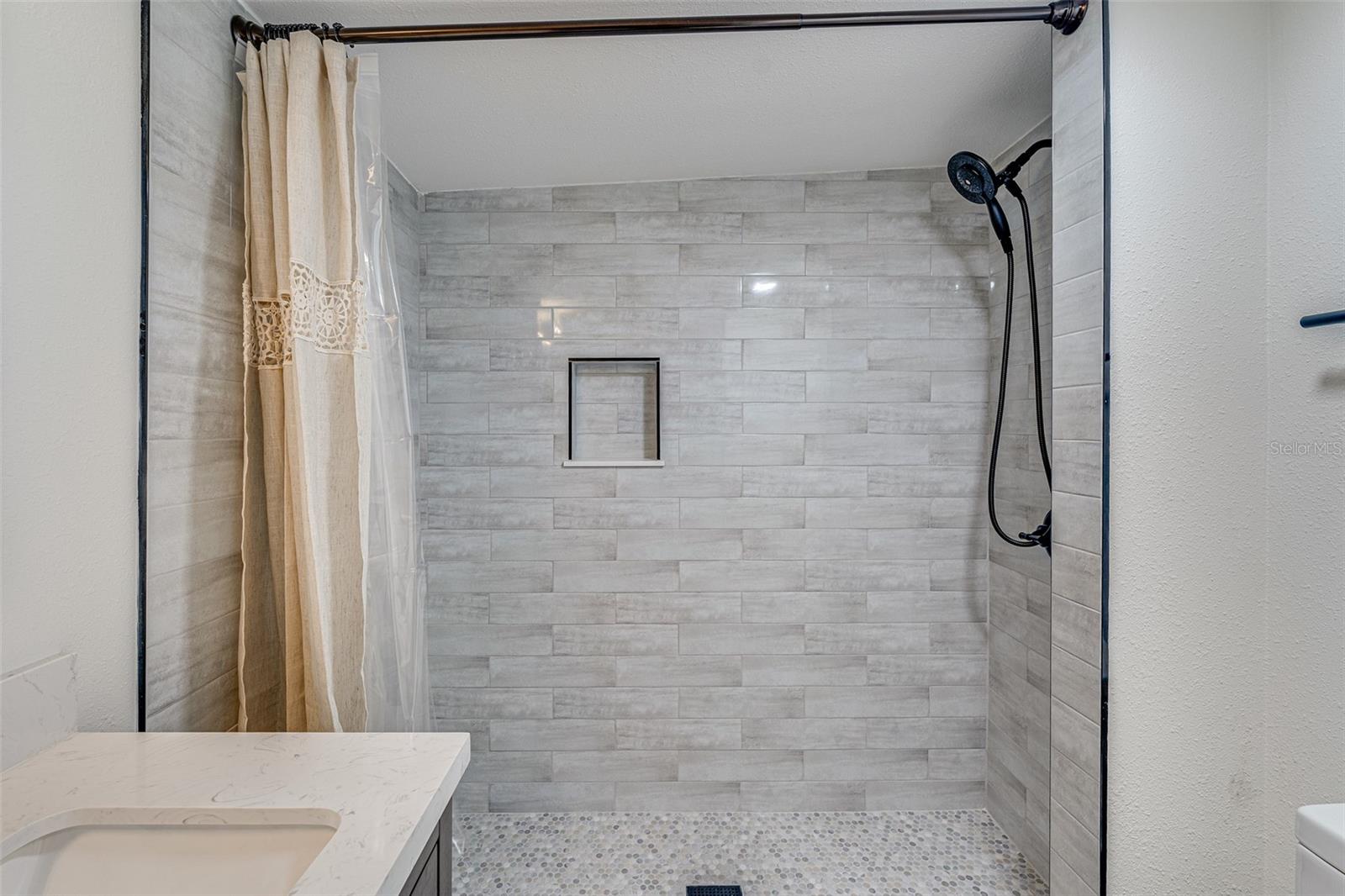 LAKE SHEFFIELD 1ST SEC - Residential