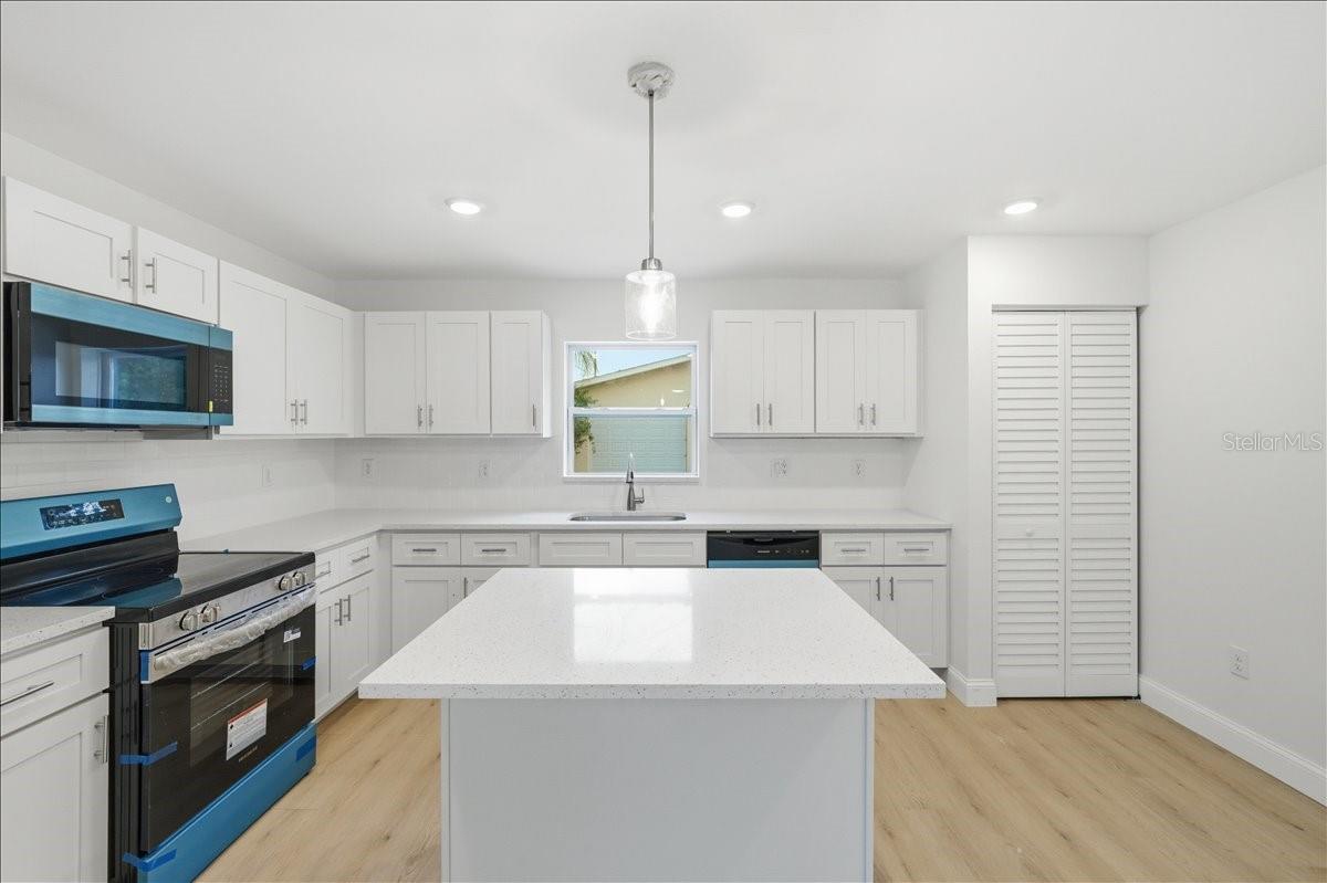 LAKE SHEFFIELD 1ST SEC - Residential