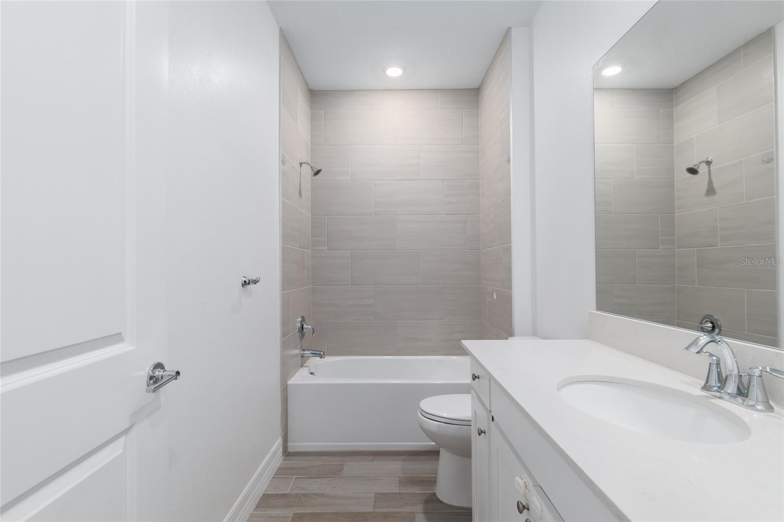 BELLECHASE OAK HAMMOCK - Residential