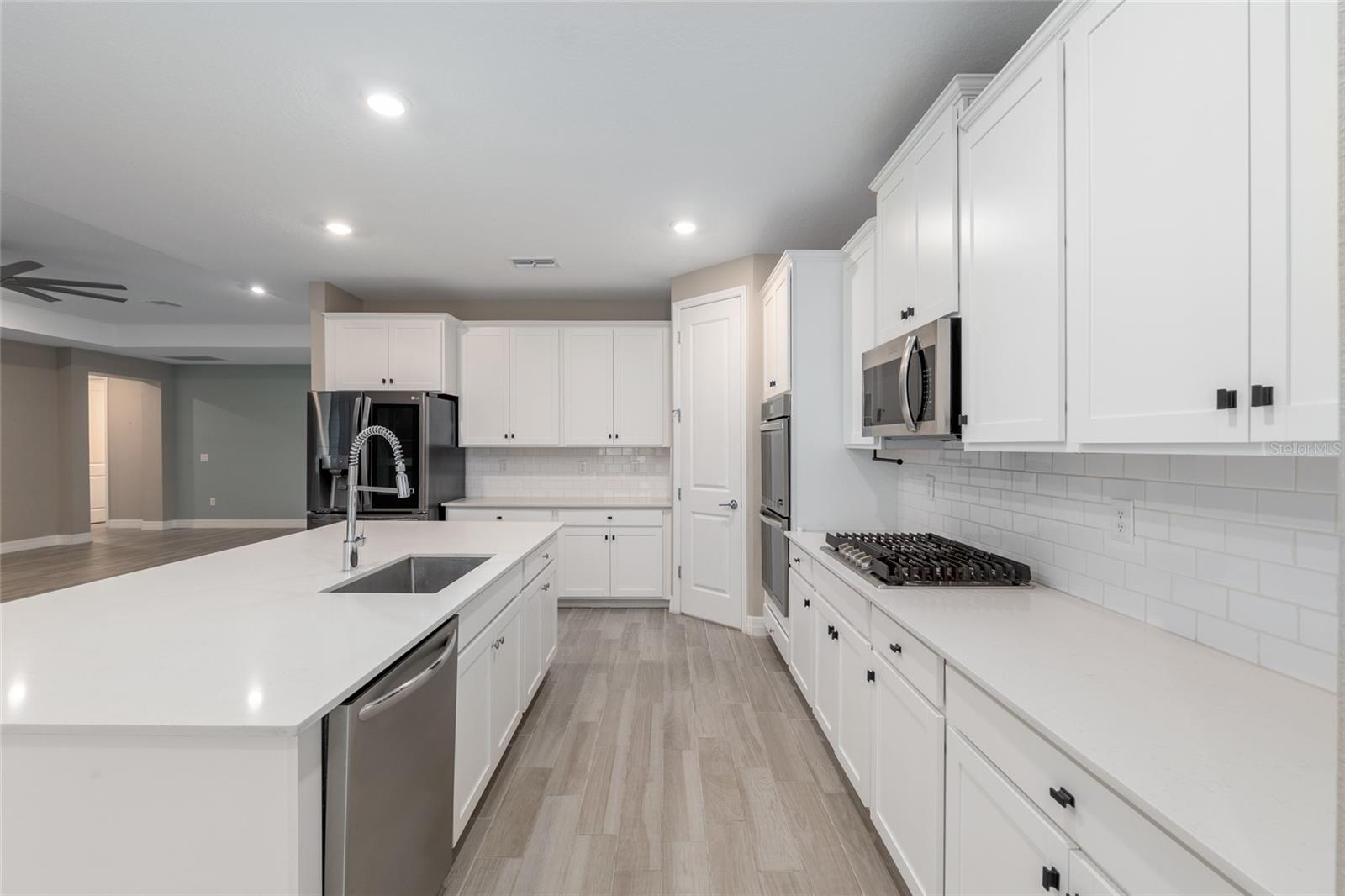 BELLECHASE OAK HAMMOCK - Residential