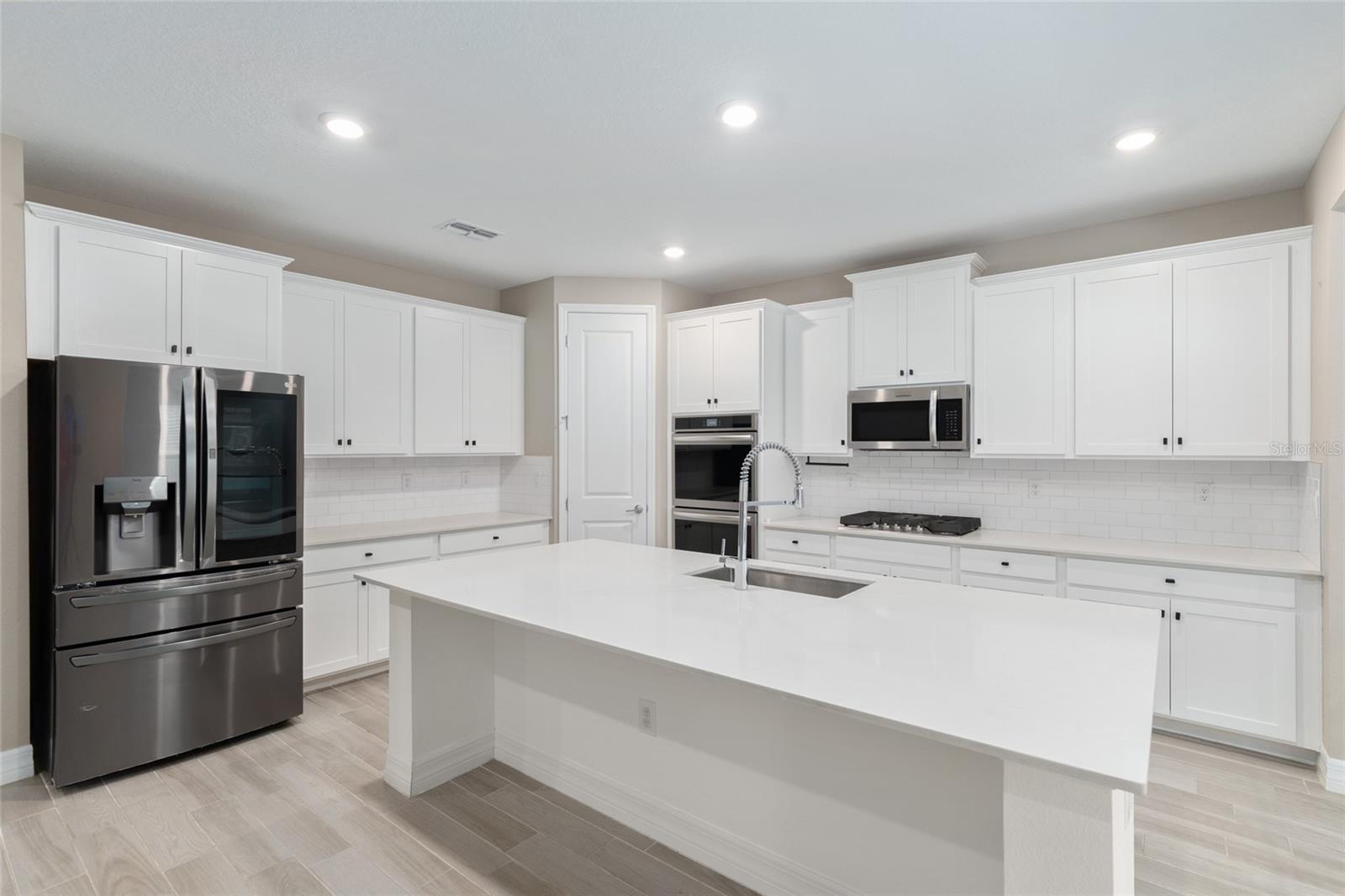 BELLECHASE OAK HAMMOCK - Residential