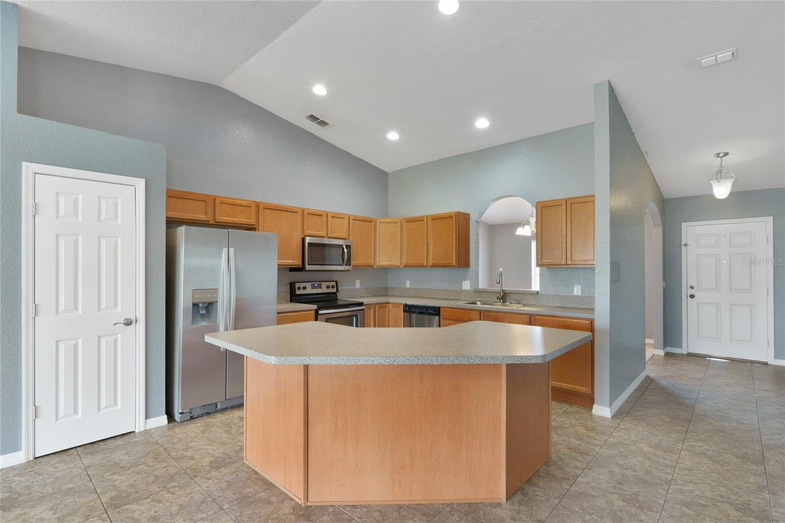 SNELL CREEK MANOR - Residential