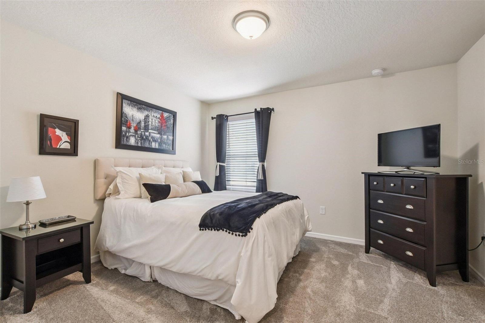 GRAYSON SQUARE - Residential