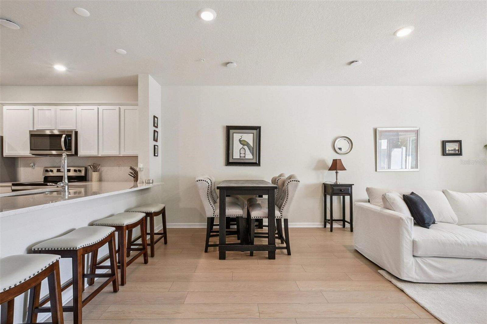 GRAYSON SQUARE - Residential