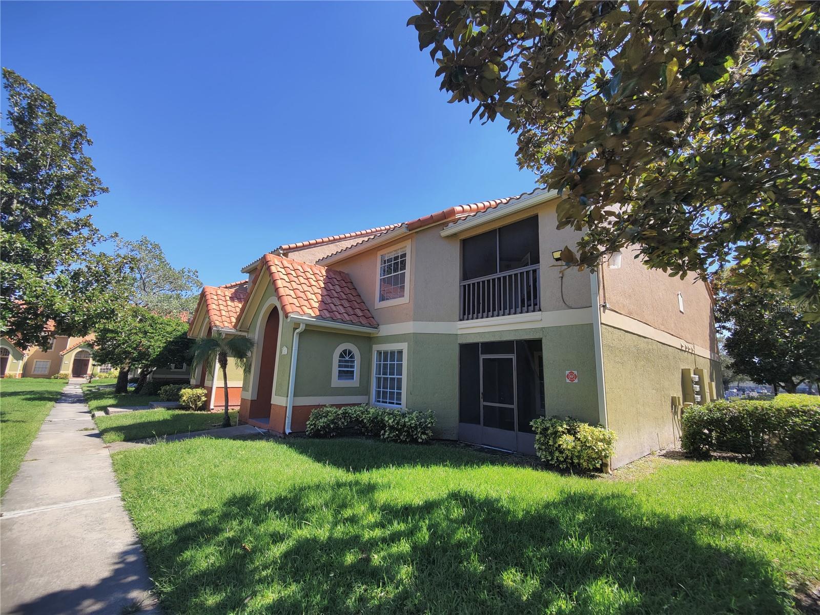 FOR RENT RENOVATED CONDO 2 BEDS AND 2 BATHS**NEW CABINETS**COUNTER TOPS IN GRANITE**NEW BATHS**FRESH PAINT AND CERAMIC TILE FLOORS**SCHEDULE A SHOWING TODAY