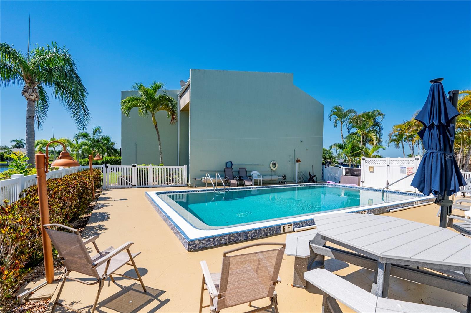 GOLDEN SANDS - Residential