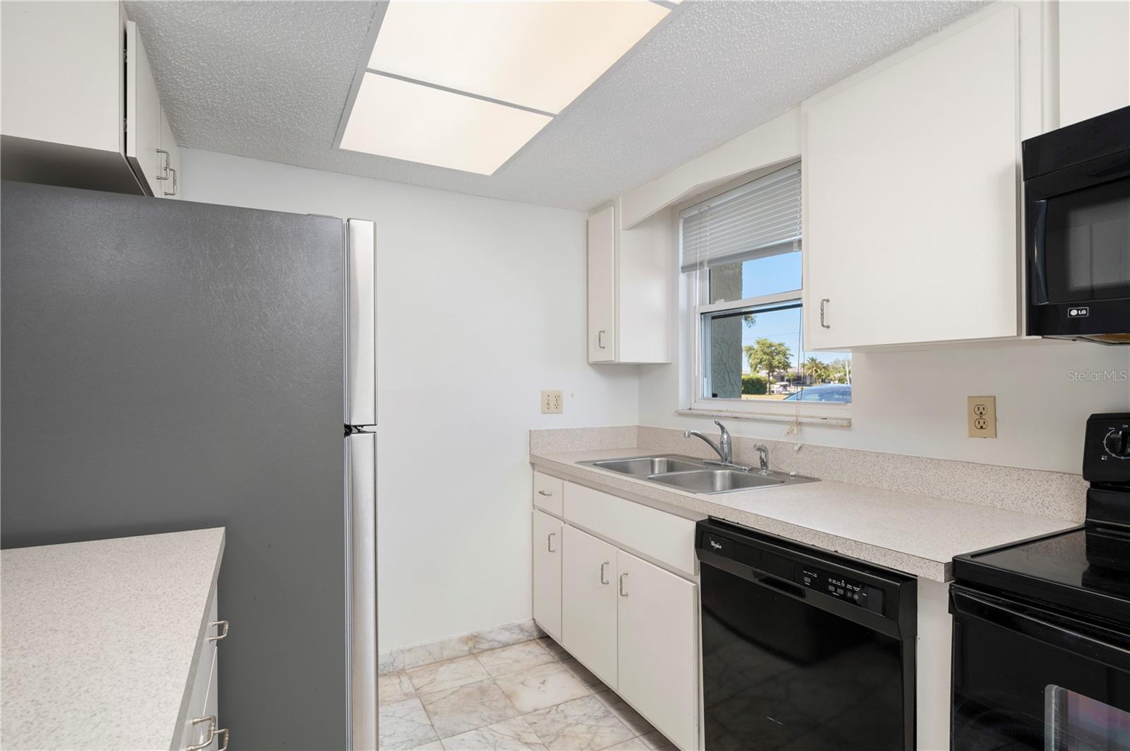 GOLDEN SANDS - Residential