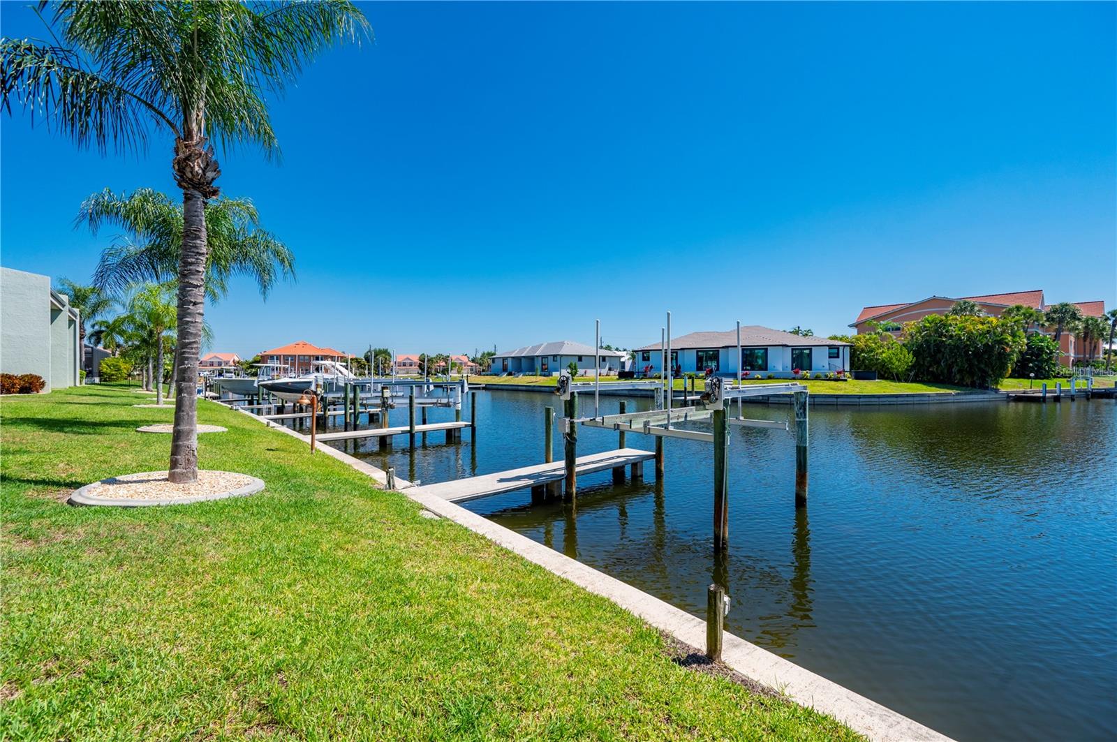 GOLDEN SANDS - Residential