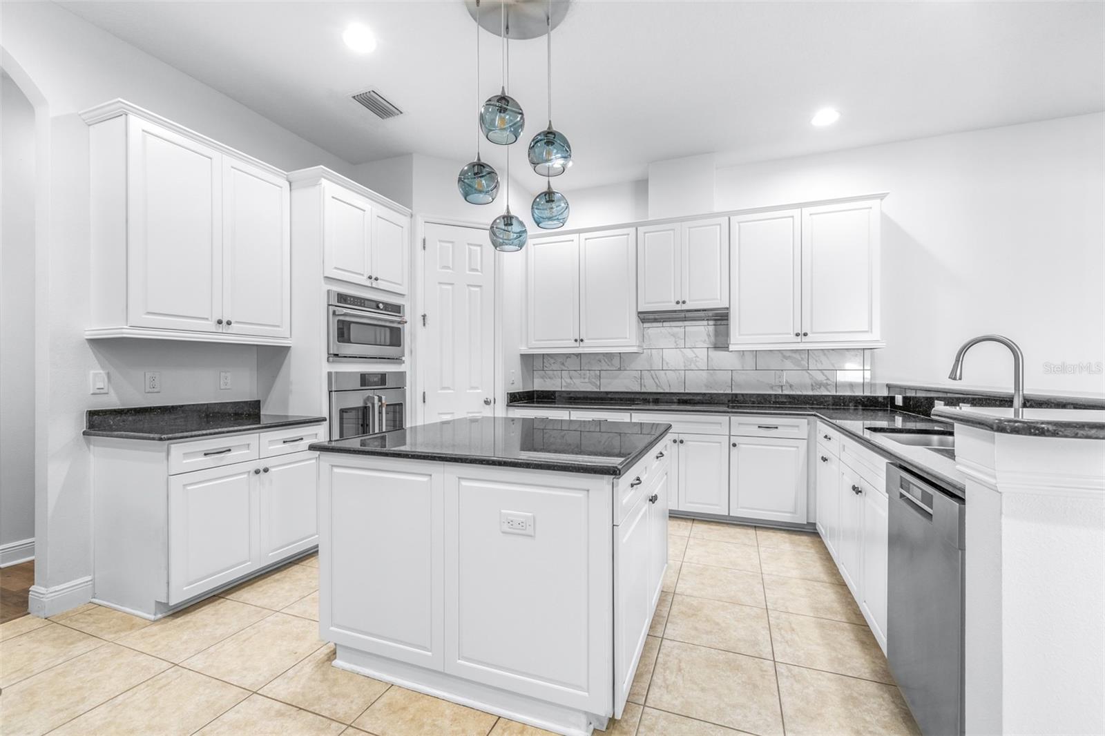 LAKESHORE RANCH PH I - Residential