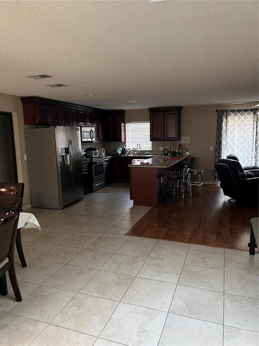 LAKE SHERWOOD HILLS GROVE SEC 07 - Residential Lease