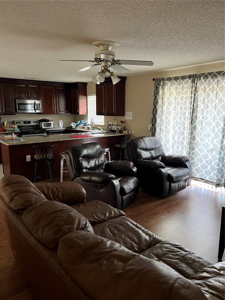 LAKE SHERWOOD HILLS GROVE SEC 07 - Residential Lease