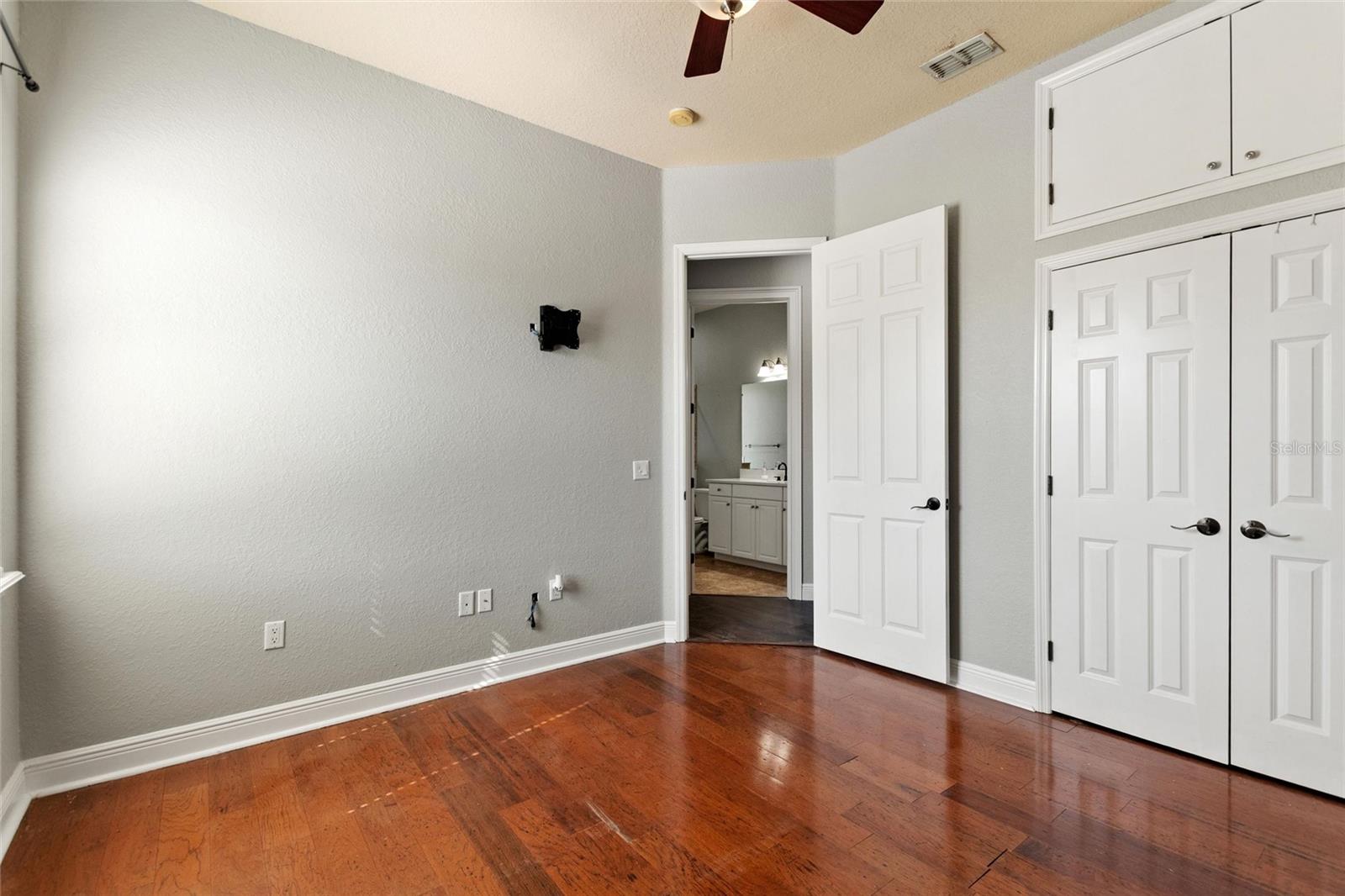 BROOKSIDE BLUFF - Residential