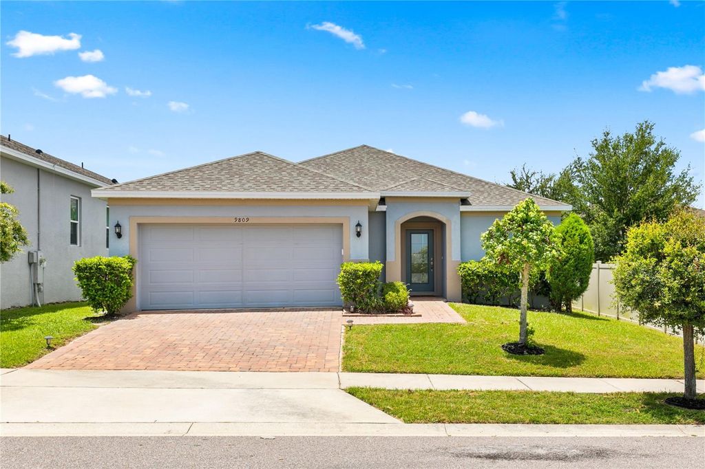 Photo of 9809 Late Way, Groveland, FL 34736 (MLS # O6424034)