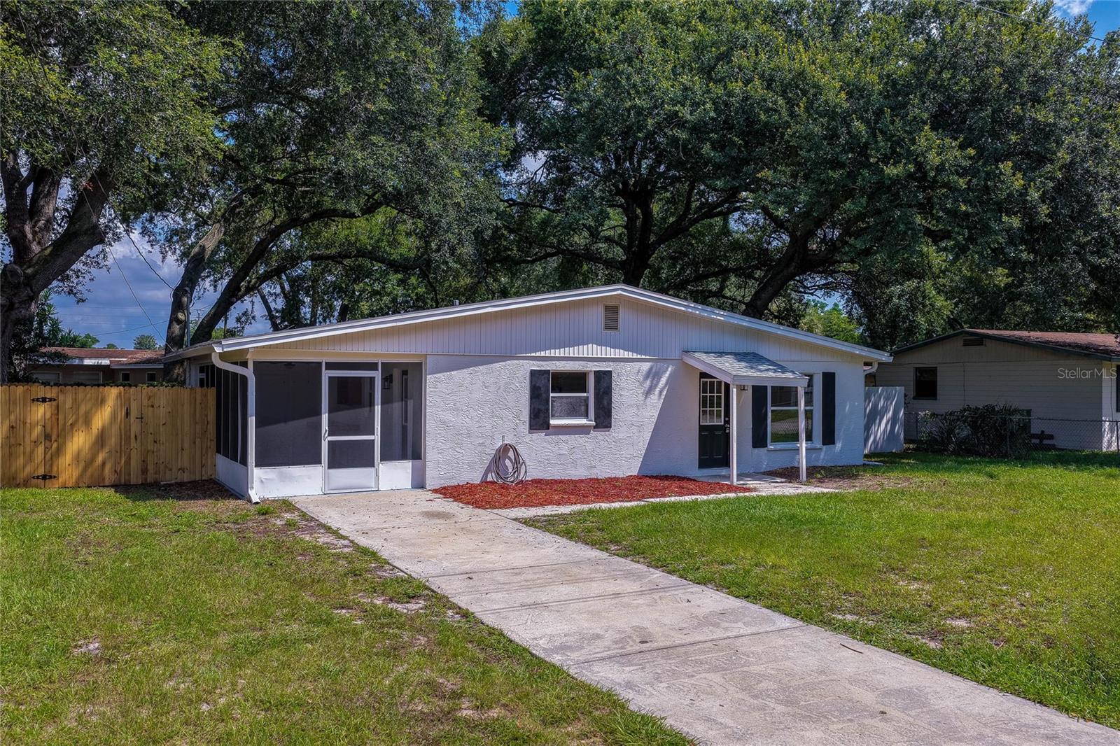 1220 LEON LANE
