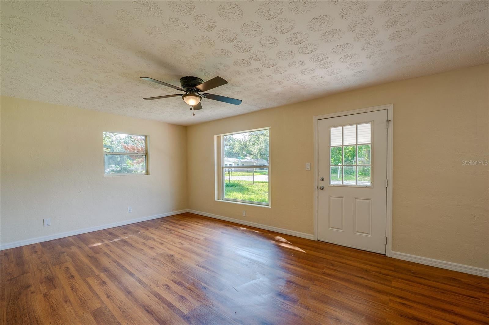 1220 LEON LANE