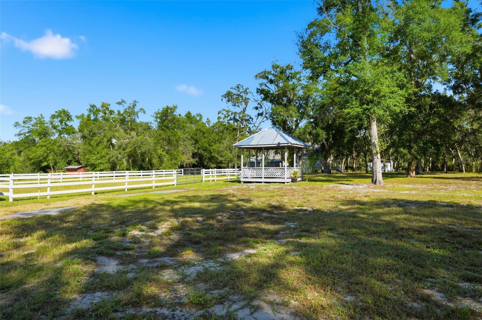 WOLF PRARIE/BELL PROPE PROPS - Residential