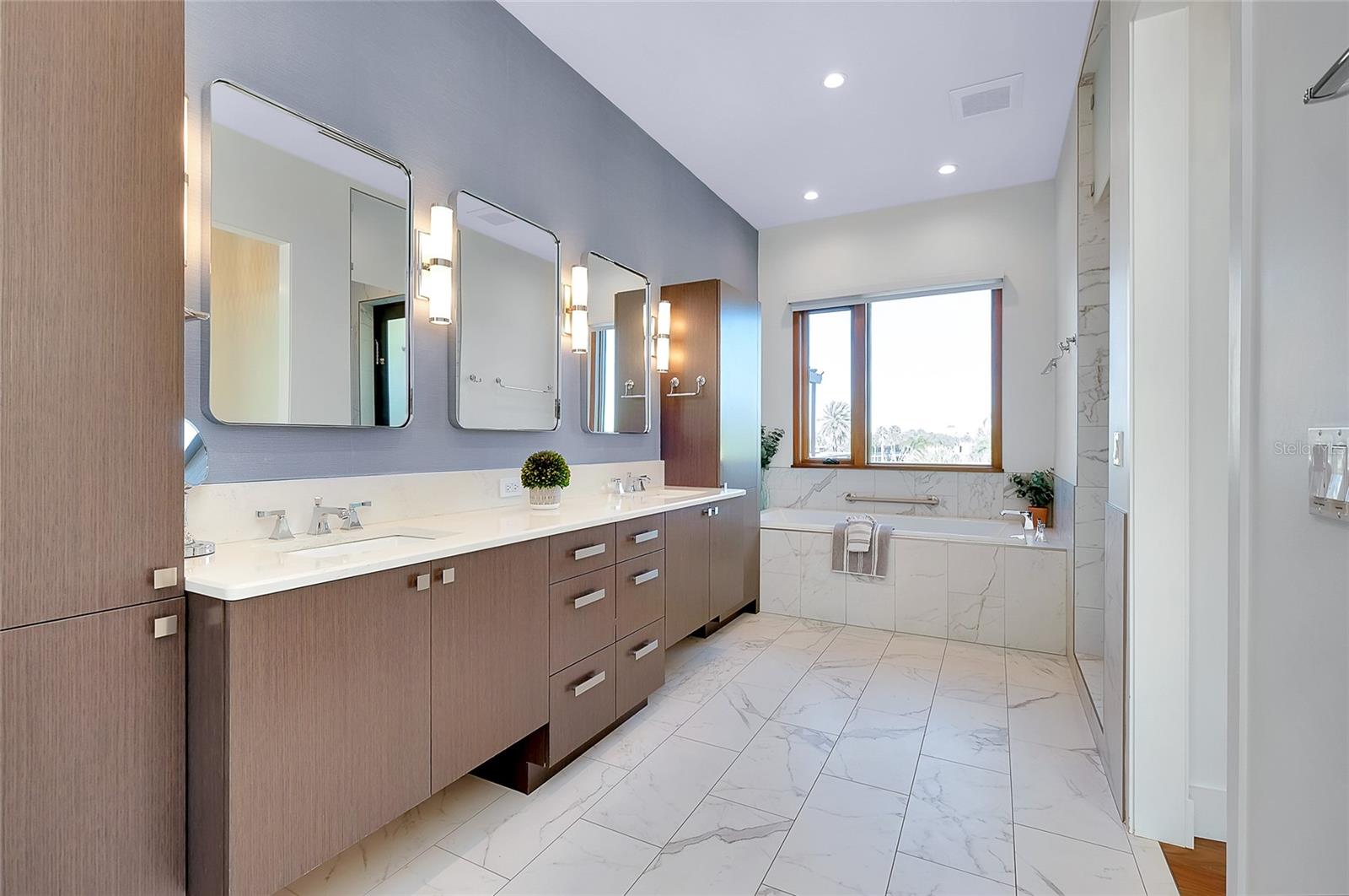 LIDO BEACH - Residential