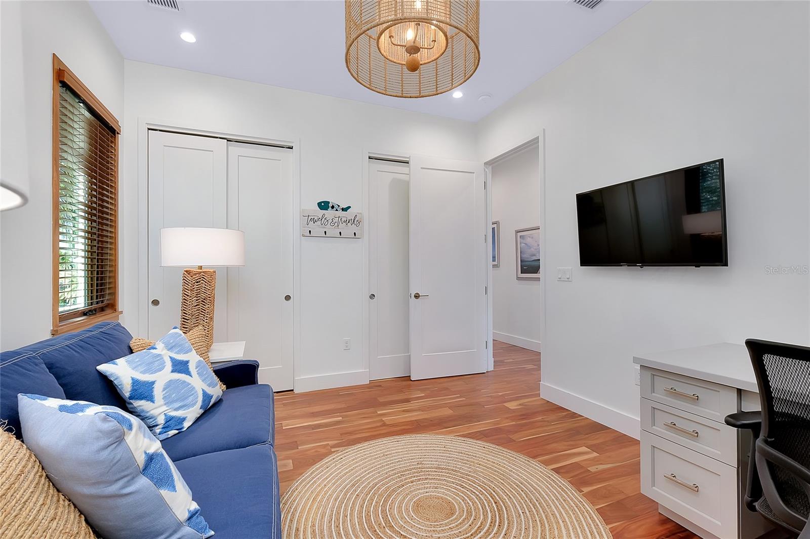 LIDO BEACH - Residential